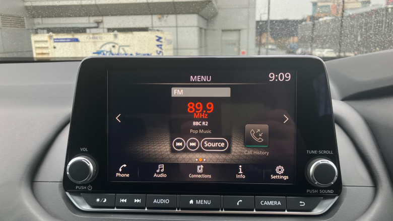 Nissan Qashqai 1.3 DiG-T MH Acenta Premium 5dr Petrol Hatchback